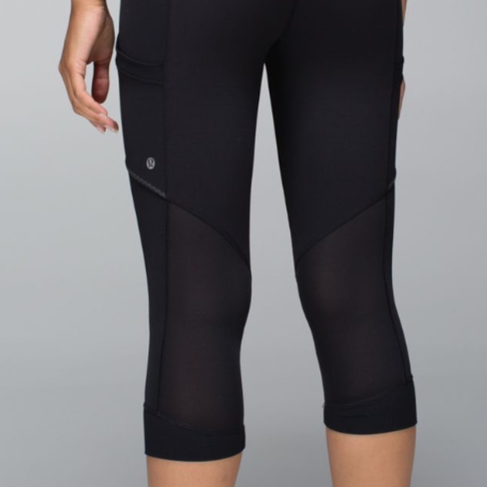 LULULEMON RUN FOR FUN SIZE 4 BLACK MESH CROP